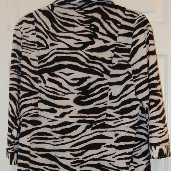 ZENERGY by CHICO Zebra Print Zipper Jacket With High Neck Size 1-Small Size 6-8 - Picture 7 of 11
